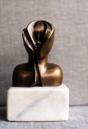 «Z cyklu Subiektywny» (1980), bronzo — opera di Antonina Wysocka-Jonczak