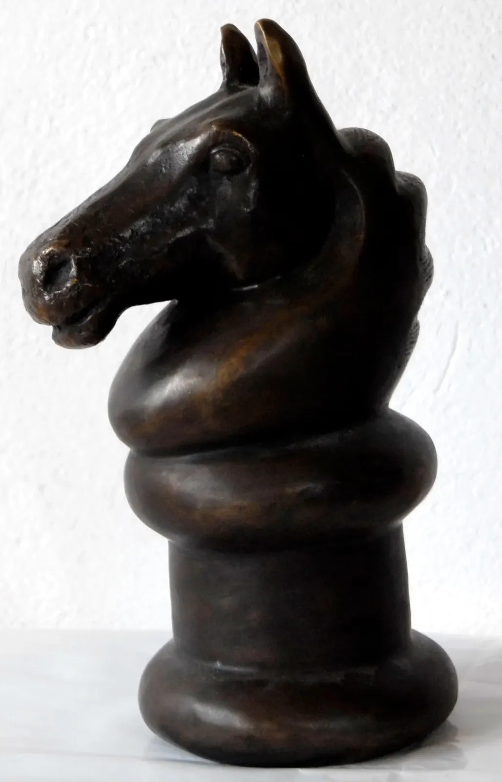 «Konik» (1990), bronzo — opera di Antonina Wysocka-Jonczak