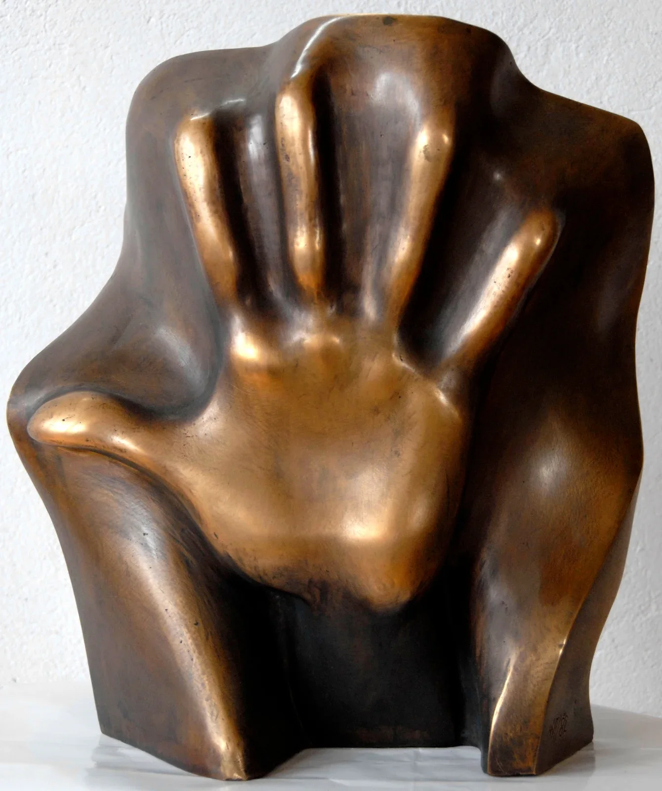 «Pamięci Emila „B”» (1982), bronzo — opera di Antonina Wysocka-Jonczak
