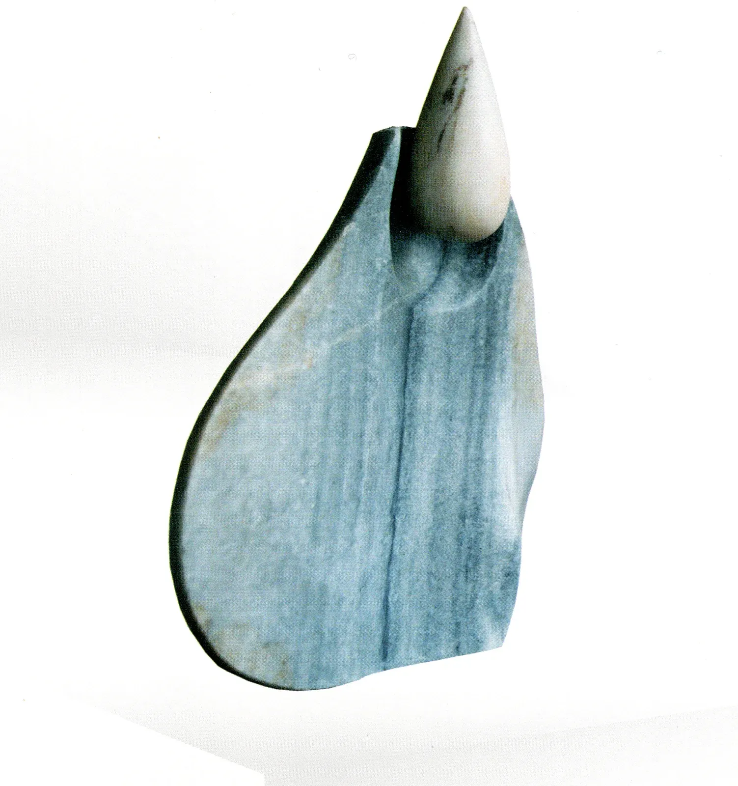 «Kropla życia» (1996), marmo — opera di Antonina Wysocka-Jonczak