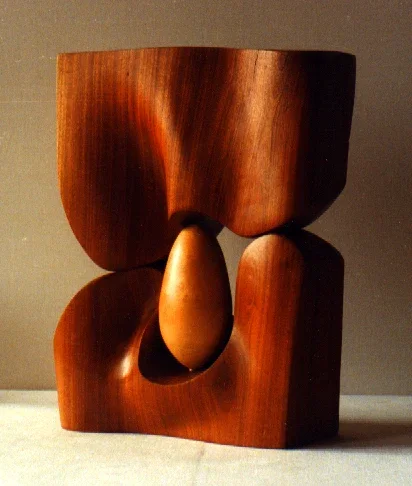 «„Ab Ovo” (projekt)» (1975), progetto per scultura, mogano — opera di Antonina Wysocka-Jonczak