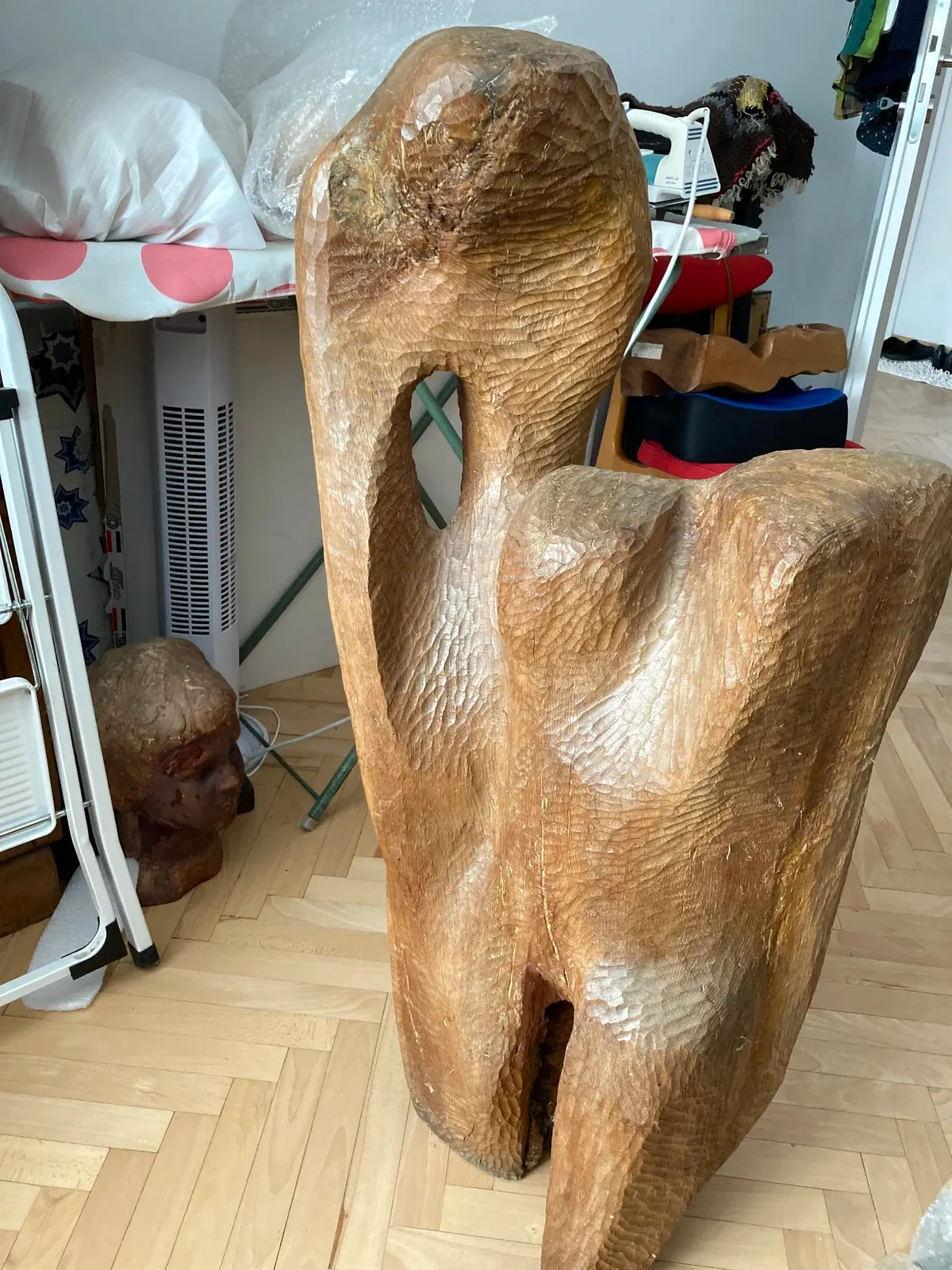 «Ludzie» (1966), legno — opera di Antonina Wysocka-Jonczak