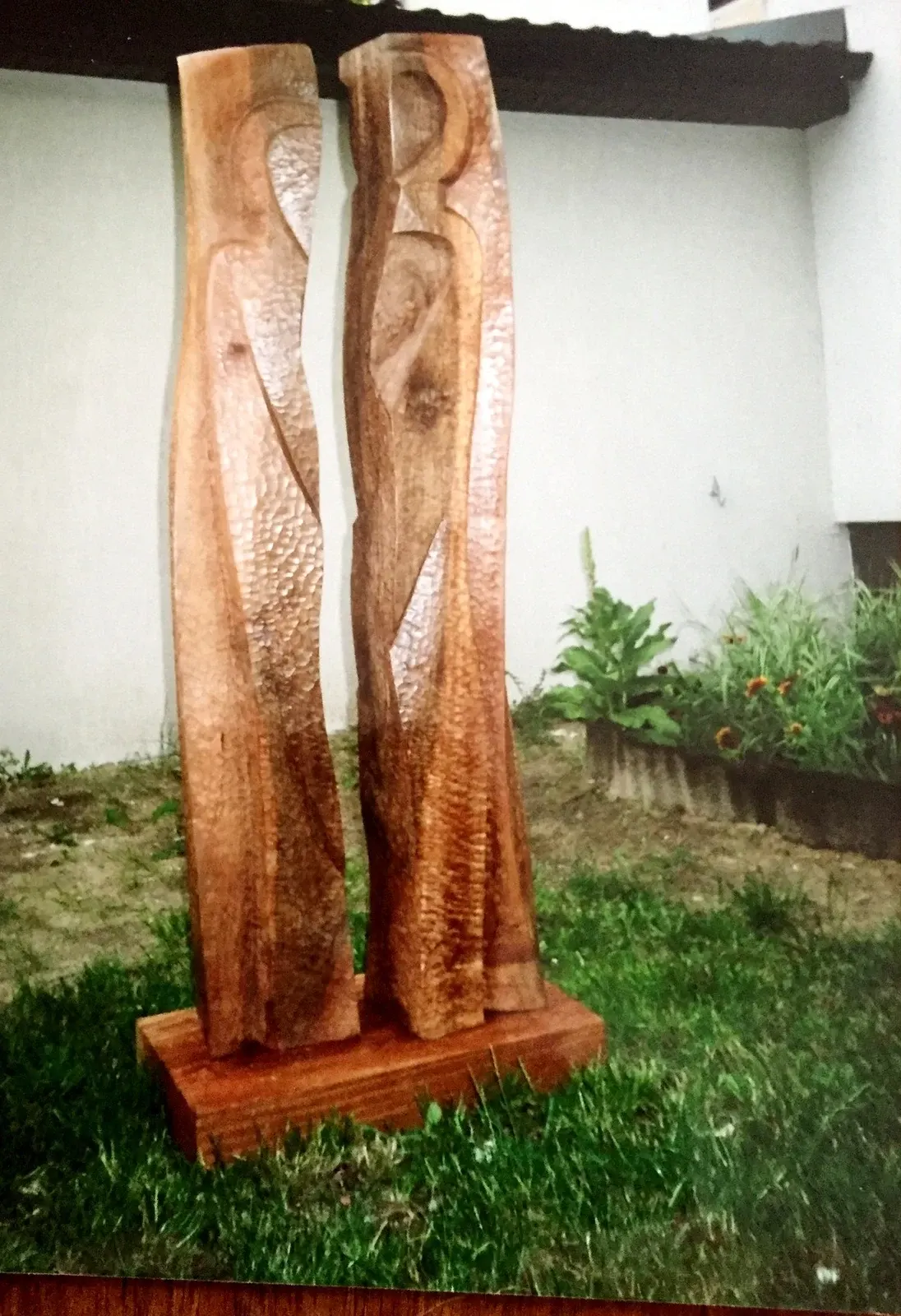 «Zbliżenie II» (2007), legno — opera di Antonina Wysocka-Jonczak