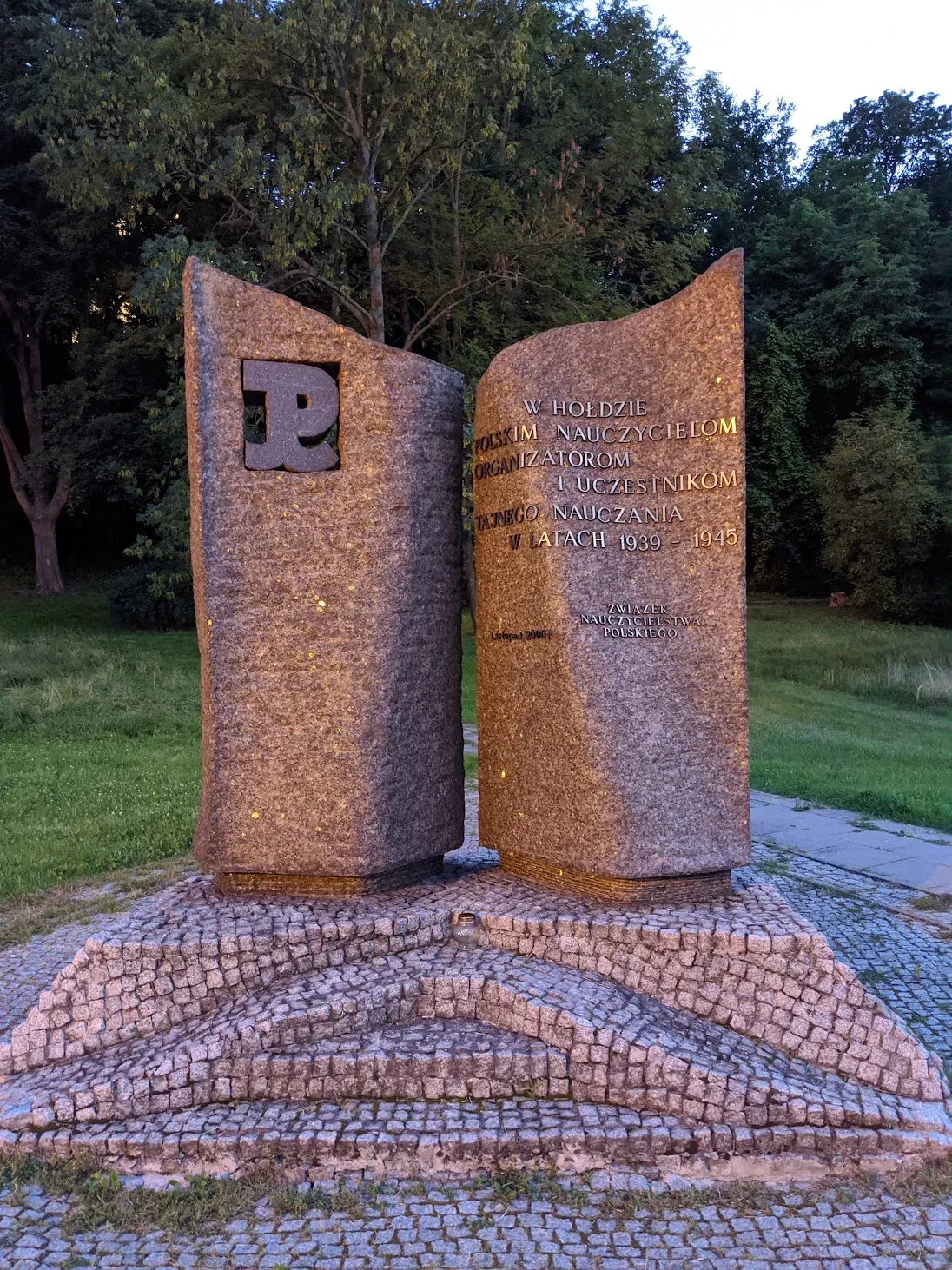 Pomnik Nauczycieli Tajnego Nauczania, Park Kazimierzowski, Varsavia