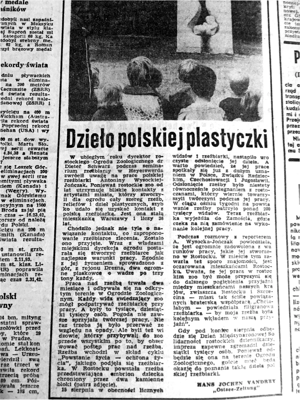 Ritaglio di giornale sulla scultura realizzata da Antonina per lo zoo di Rostock, 1978.